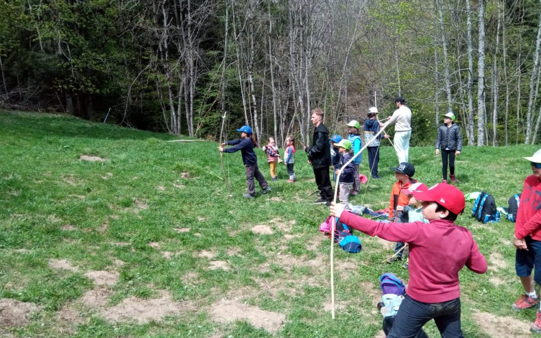 Sortie cabane, arc et flèches avec Vivre en Val d&rsquo;Arly